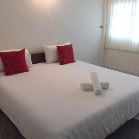 Albatross Guesthouse @ Thungwualaen Beach Pathiu المظهر الخارجي الصورة