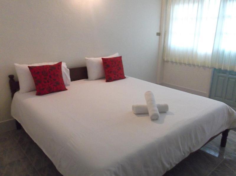Albatross Guesthouse @ Thungwualaen Beach Pathiu المظهر الخارجي الصورة