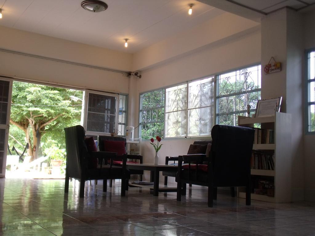 Albatross Guesthouse @ Thungwualaen Beach Pathiu المظهر الخارجي الصورة