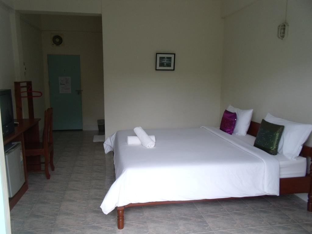 Albatross Guesthouse @ Thungwualaen Beach Pathiu المظهر الخارجي الصورة