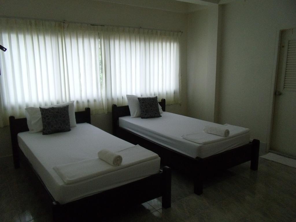 Albatross Guesthouse @ Thungwualaen Beach Pathiu المظهر الخارجي الصورة