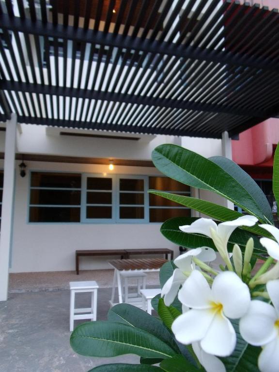 Albatross Guesthouse @ Thungwualaen Beach Pathiu المظهر الخارجي الصورة