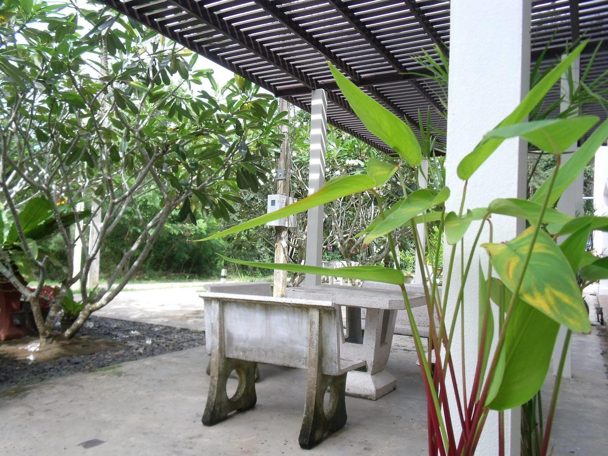 Albatross Guesthouse @ Thungwualaen Beach Pathiu المظهر الخارجي الصورة