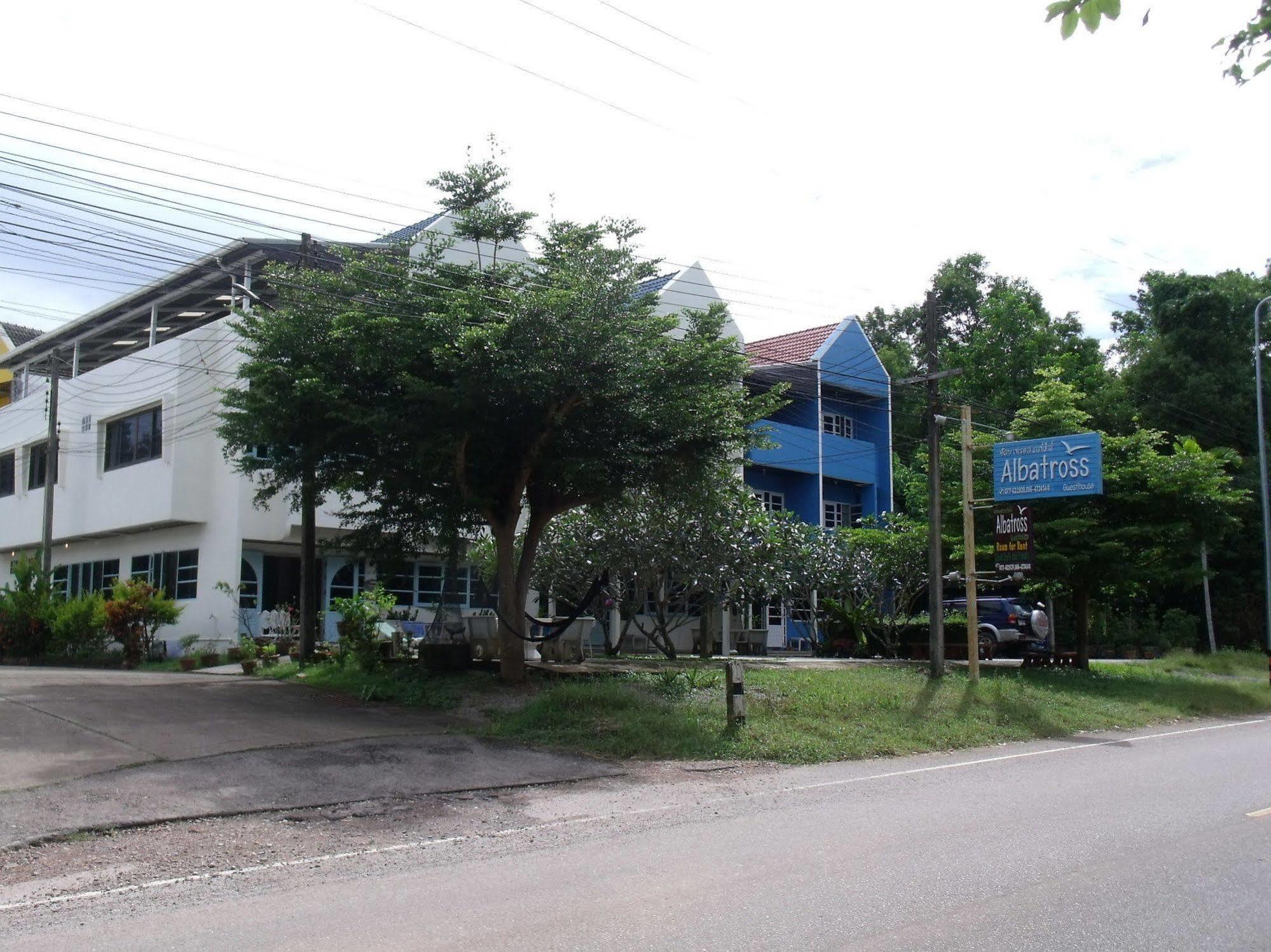 Albatross Guesthouse @ Thungwualaen Beach Pathiu المظهر الخارجي الصورة
